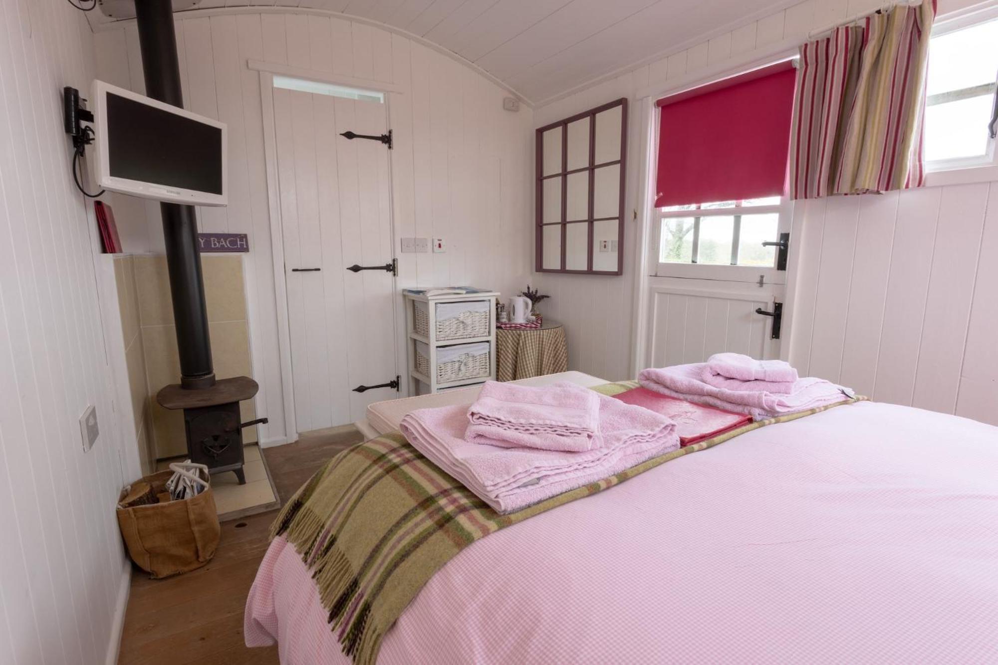 The Outbuildings Villa Newborough  Exterior photo